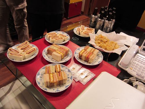 お夜食まで出していただいちゃってます。