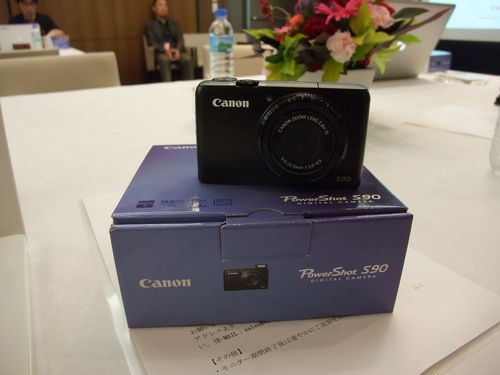 Canon PowerShot S90であーる。